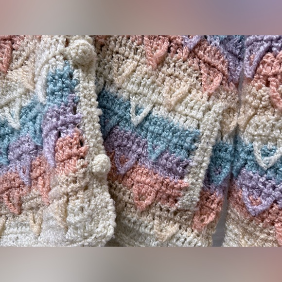 Hand crocheted cardigan - Picture 2 of 7